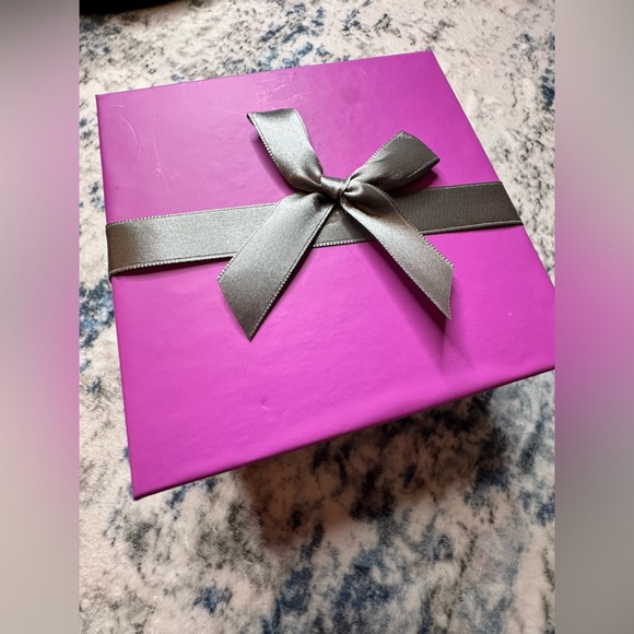 Chic Fuchsia Gift Box with Gray Ribbon - Picture 2 of 5